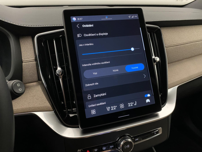 Volvo XC90 T8 AWD RECHARGE BRIGHT PLUS 7m na operativní leasing