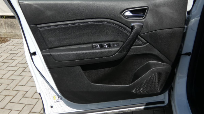 Renault Captur 1,3 TCe 140 Techno EDC na operativní leasing