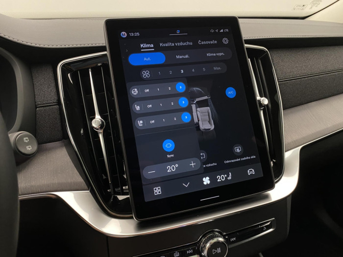 Volvo XC90 B5 AWD AUT DARK PLUS 7míst na operativní leasing