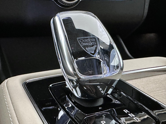 Volvo XC90 B5 AWD AUT DARK PLUS 7míst na operativní leasing