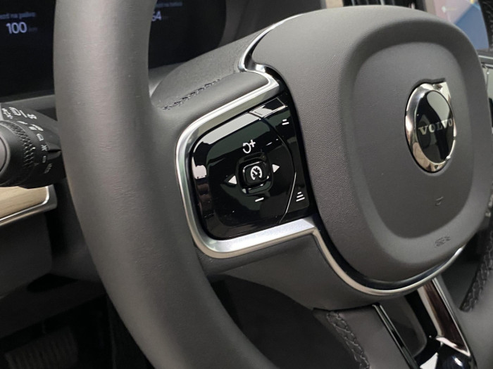 Volvo XC90 T8 AWD Plug-in BRIGHT ULTRA na operativní leasing