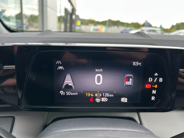 77kWh prodloužený dojezd 210kW na operativní leasing