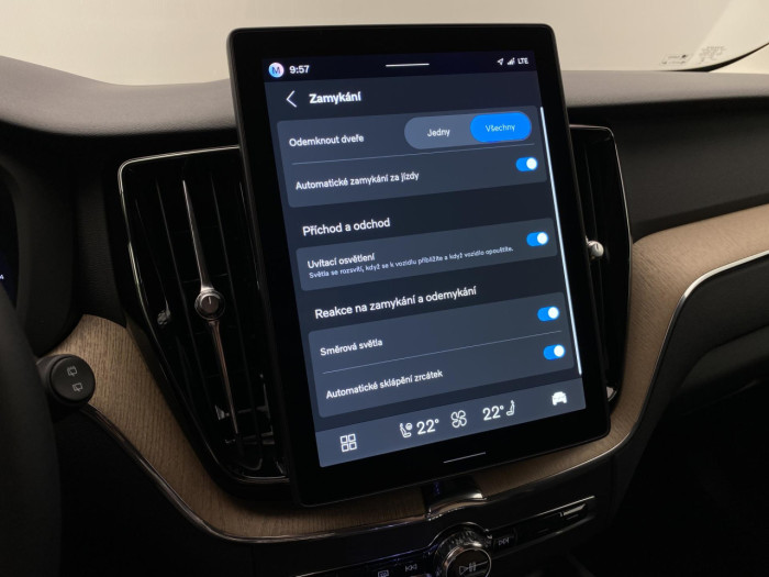 Volvo XC60 B5 AWD AUT BRIGHT PLUS na operativní leasing