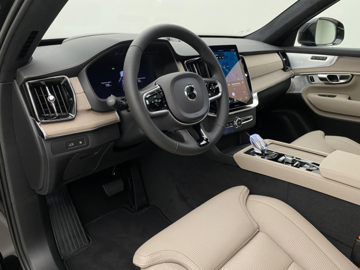 Volvo XC90 T8 AWD Plug-in BRIGHT ULTRA na operativní leasing