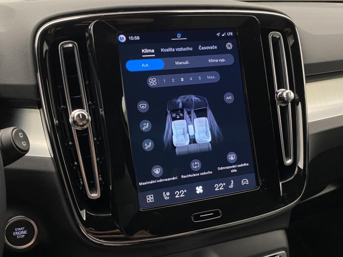 Volvo XC40 B4 AUT DARK PLUS na operativní leasing
