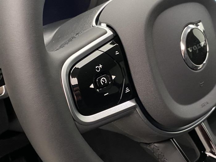 Volvo XC90 T8 AWD Plug-in BRIGHT PLUS 7m na operativní leasing