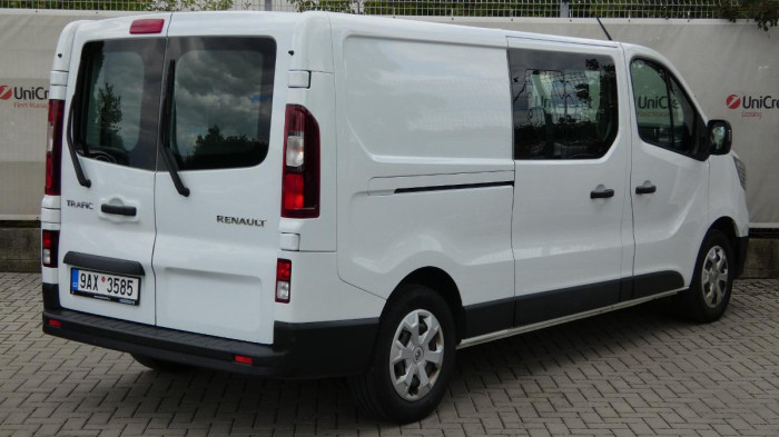 Land Rover Discovery D250 AUTO 4WD na operativní leasing