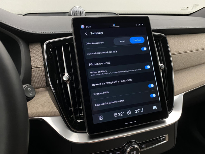 Volvo XC90 T8 AWD Plug-in BRIGHT PLUS 7m na operativní leasing