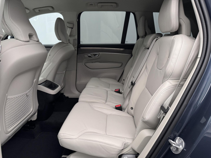 Volvo XC90 B5 AWD AUT DARK PLUS 7míst na operativní leasing