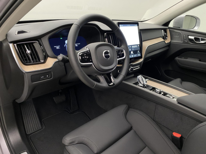 Volvo XC60 T6 AWD AUT BRIGHT PLUS na operativní leasing