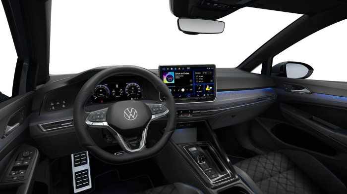 Volkswagen Golf R-Line People 7DSG mHEV 1,5eTSI / 110kW na operativní leasing