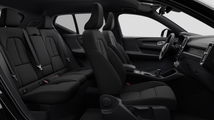Volvo EX40 SINGLE MOTOR ELETRIC PLUS na operativní leasing