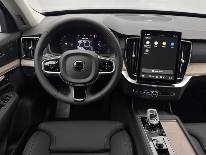 Volvo XC90 T8 AWD Plug-in BRIGHT PLUS 7m na operativní leasing