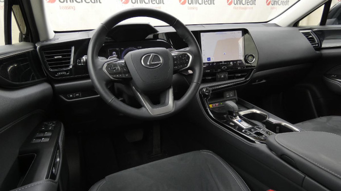 Lexus NX 350h 2.5 E-CVT Comfort Top na operativní leasing