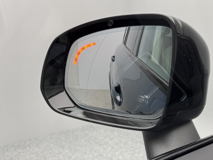 Volvo XC90 B5 AWD AUT DARK PLUS 7míst na operativní leasing
