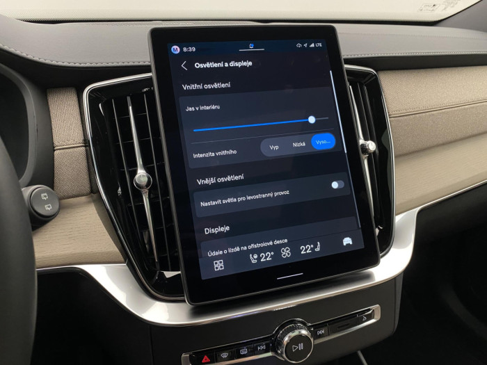 Volvo XC90 T8 AWD Plug-in BRIGHT PLUS 7m na operativní leasing