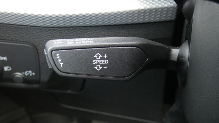 Audi Q2 1,5 TFSI S-line S-tronic na operativní leasing
