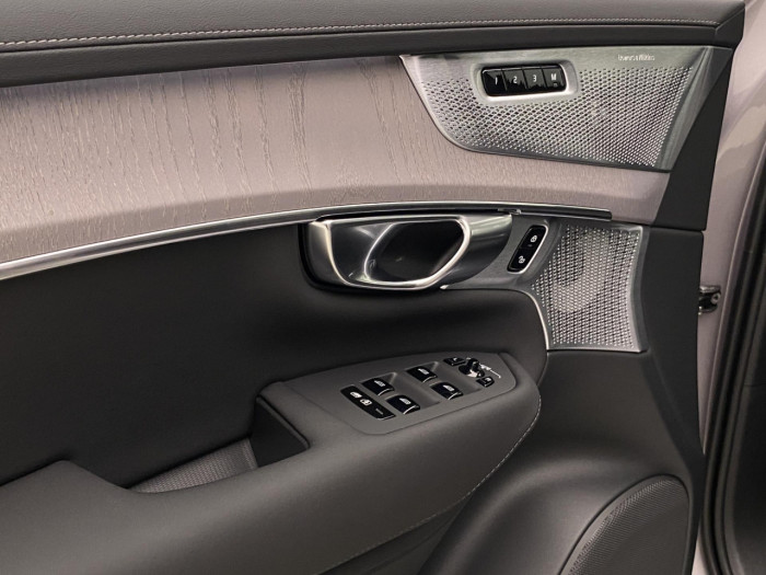 Volvo XC90 T8 AWD Plug-in BRIGHT ULTRA na operativní leasing
