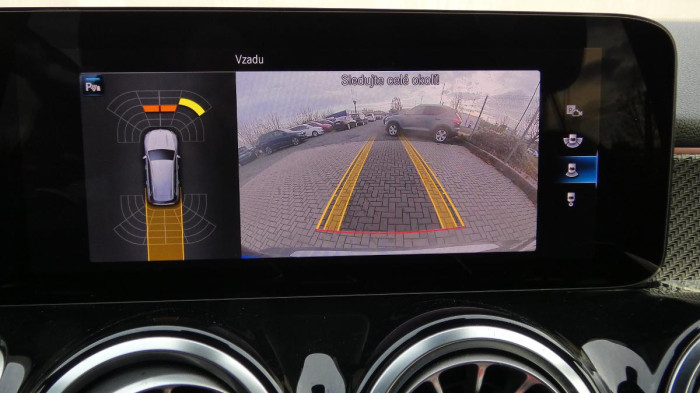 Mercedes-Benz GLB 35 4MATIC AMG na operativní leasing