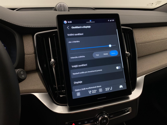 Volvo XC90 B5 AWD AUT DARK PLUS 7míst na operativní leasing