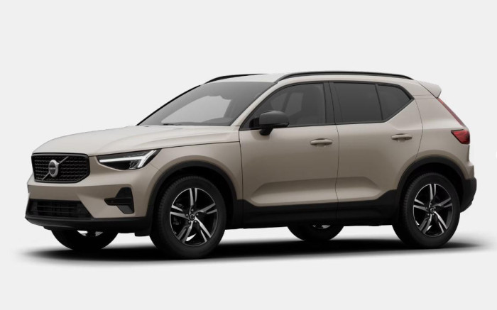 Volvo XC40 B3 AUT DARK PLUS na operativní leasing