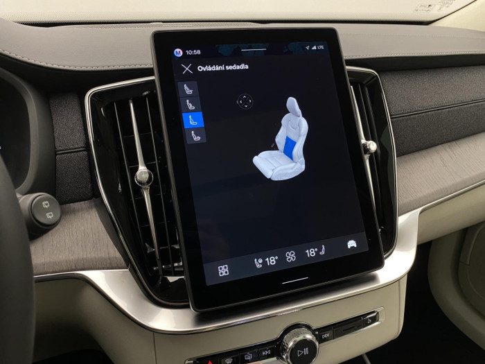 Volvo XC90 T8 AWD Plug-in DARK ULTRA na operativní leasing