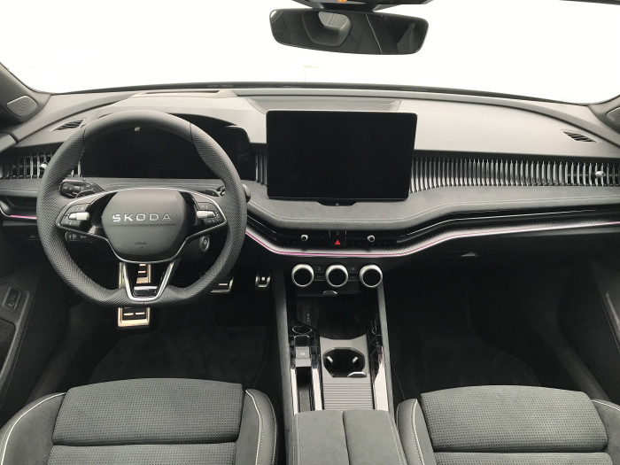 Škoda Superb Sportline 7DSG 2,0TDI / 110kW na operativní leasing