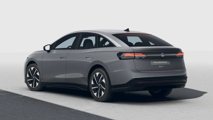 Volkswagen ID.7 Pure 59kWh / 150kW na operativní leasing