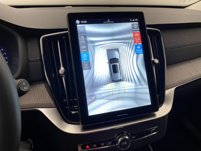 Volvo XC90 B5 AWD AUT BRIGHT PLUS na operativní leasing