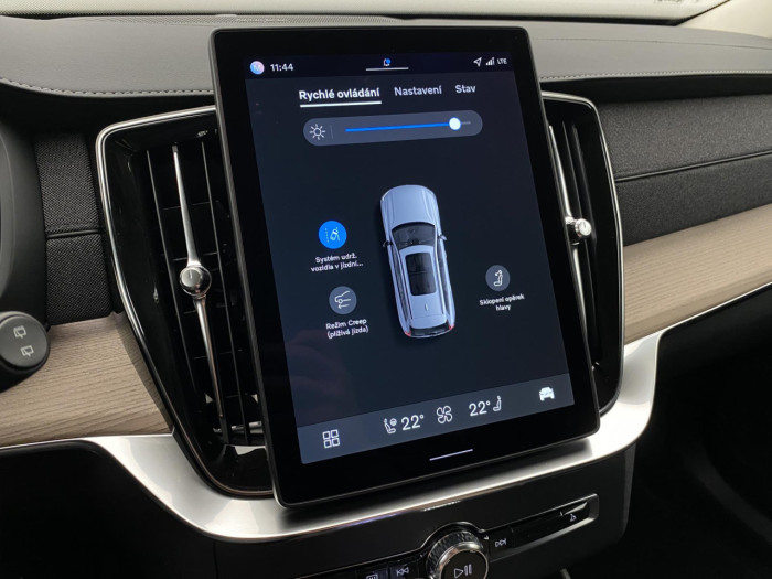 Volvo XC90 T8 AWD RECHARGE BRIGHT PLUS 7m na operativní leasing