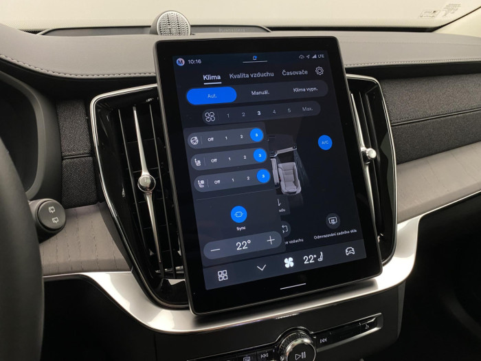 Volvo XC90 T8 AWD Plug-in DARK PLUS 7m na operativní leasing