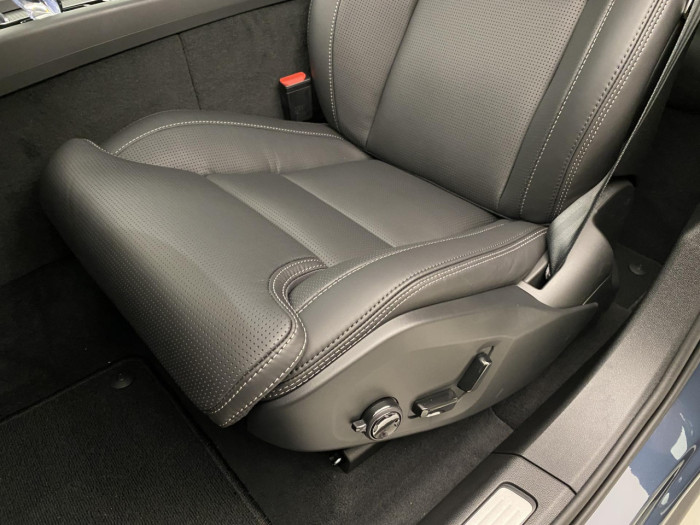 Volvo XC60 B5 AWD AUT ULTRA BLACK EDITION 2.0 Edition na operativní leasing