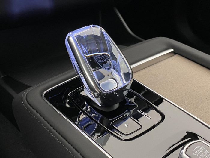 Volvo XC90 T8 AWD Plug-in BRIGHT PLUS 7m na operativní leasing