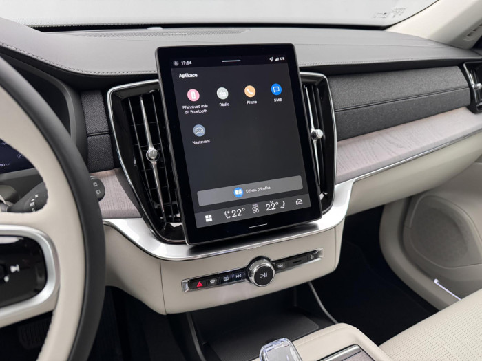 Volvo XC90 B5 AWD AUT DARK PLUS 7míst na operativní leasing