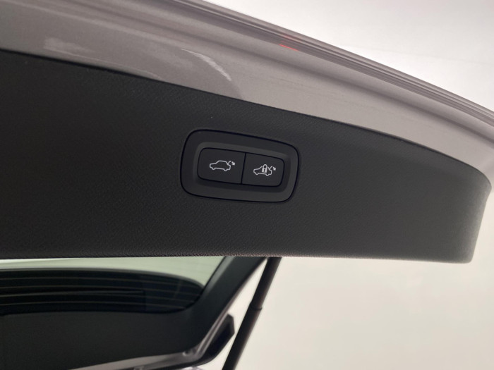 Volvo XC90 T8 AWD RECHARGE BRIGHT PLUS 7m na operativní leasing