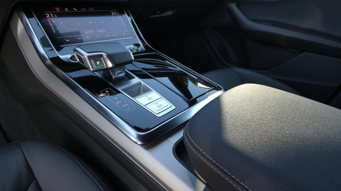 Audi Q8 55 TFSI quattro tiptronic na operativní leasing