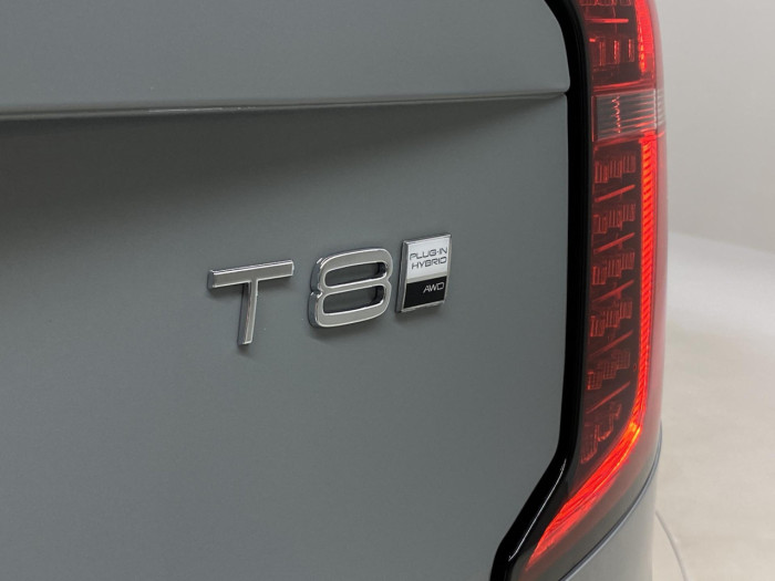 Volvo XC90 T8 AWD Plug-in DARK PLUS 7m na operativní leasing