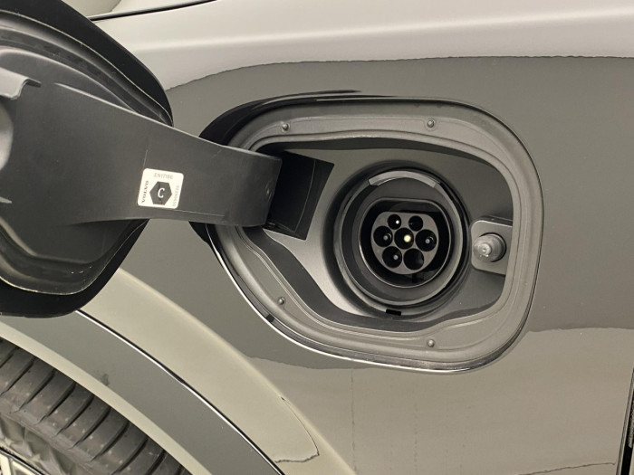 Volvo XC90 T8 AWD Plug-in DARK ULTRA na operativní leasing