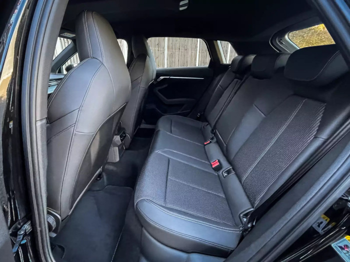 Audi A3 S line 1.5 TFSI 110 kW Benzín Automatická převodovka na operativní leasing