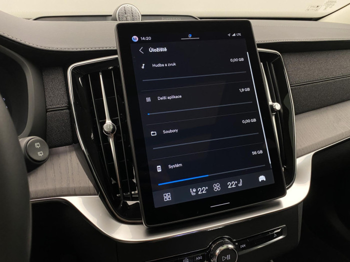 Volvo XC90 B5 AWD AUT DARK PLUS 7míst na operativní leasing