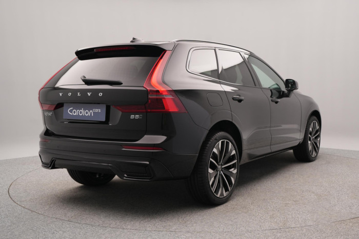 Volvo XC60 B5 AWD AUT DARK PLUS na operativní leasing