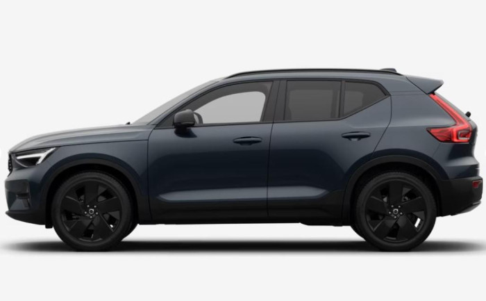 Volvo XC40 B3 AUT PLUS BLACK EDITION na operativní leasing