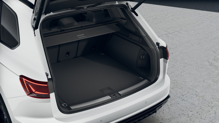 Volkswagen Touareg R-Line V6 3,0 TDI 170 kW 4MOT na operativní leasing