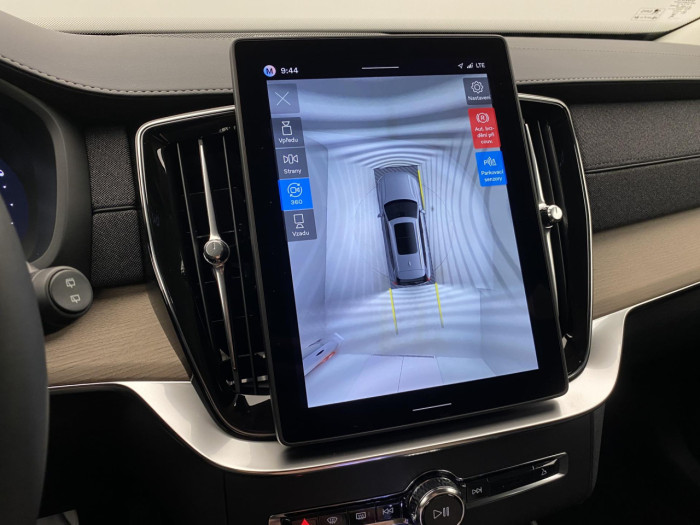 Volvo XC90 T8 AWD RECHARGE BRIGHT PLUS 7m na operativní leasing