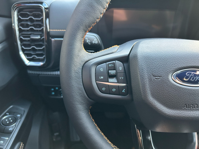 Ford WILDTRAK 2.3 Hybrid PHEV 205kW na operativní leasing