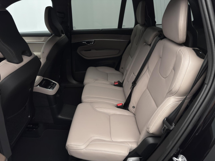 Volvo XC90 T8 AWD Plug-in BRIGHT PLUS 7m na operativní leasing