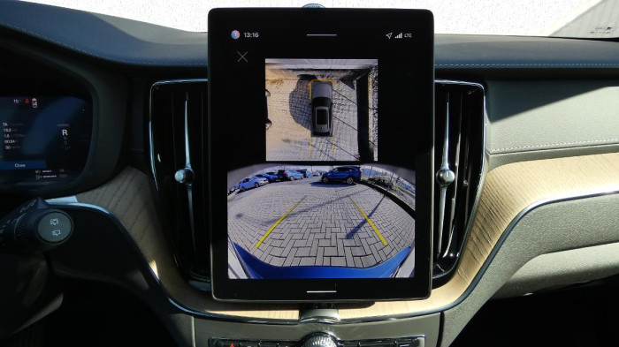 Volvo XC60 T8 Plug-In Hybdrid AWD aut. Ul na operativní leasing