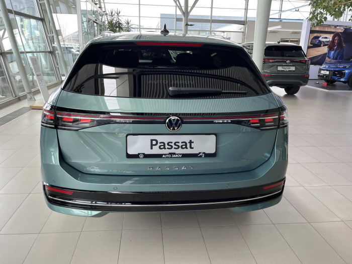 Volkswagen Passat Elegance 2,0 TDI 110 kW na operativní leasing