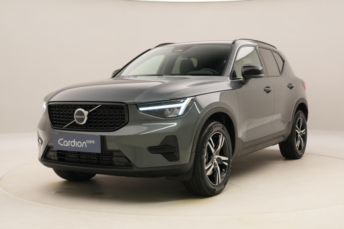 Volvo XC40 B3 AUT DARK PLUS na operativní leasing
