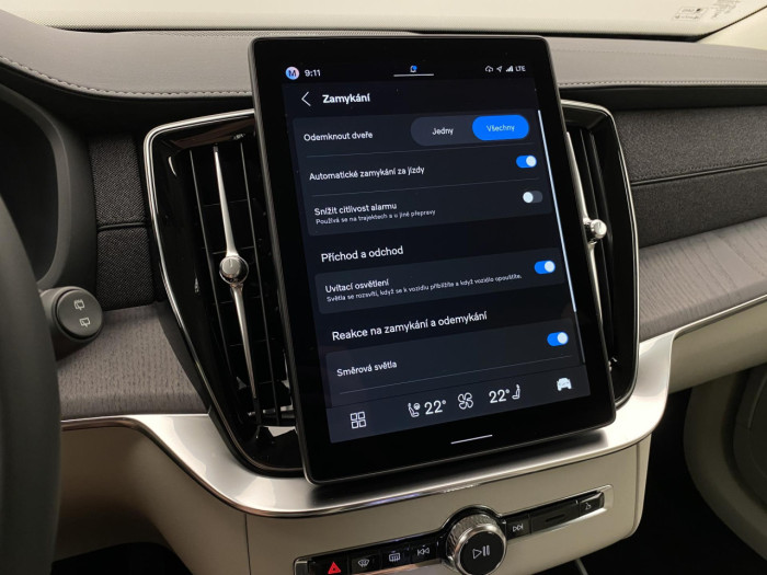 Volvo XC90 T8 AWD Plug-in BRIGHT PLUS 7m na operativní leasing